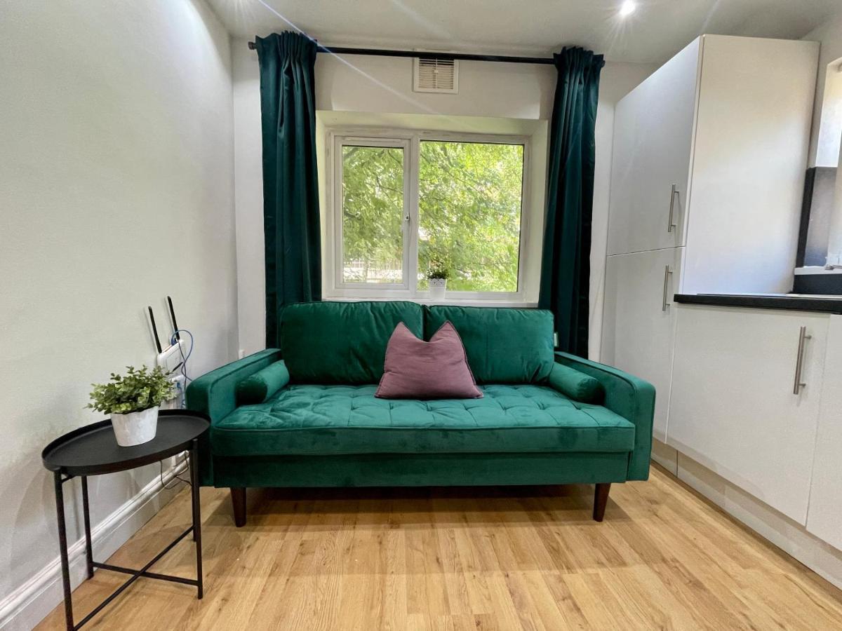 One Bedroom Apartment In City Centre Cardiff Bagian luar foto