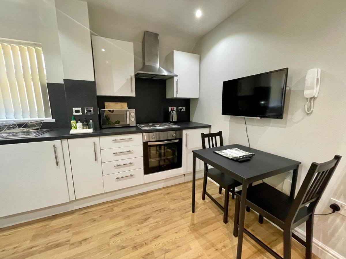 One Bedroom Apartment In City Centre Cardiff Bagian luar foto