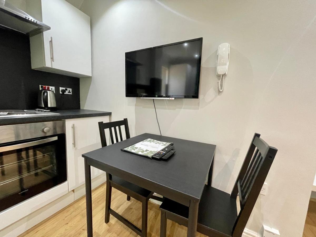 One Bedroom Apartment In City Centre Cardiff Bagian luar foto
