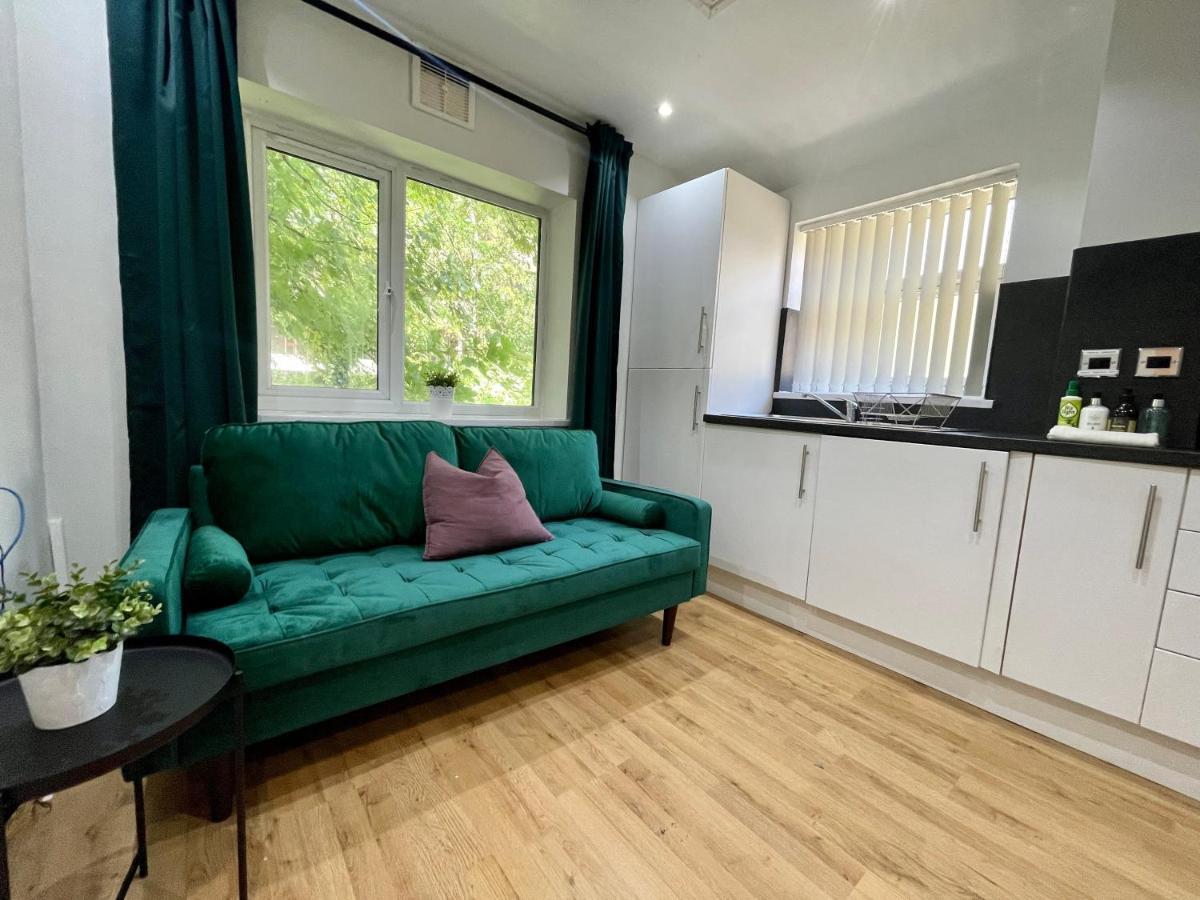 One Bedroom Apartment In City Centre Cardiff Bagian luar foto
